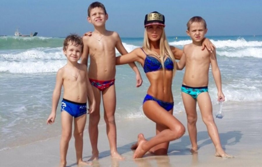 Звездные многодетные мамы, которые выглядят как юные девушки