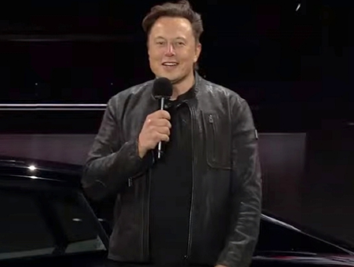 Илон Маск презентовал самую быструю Tesla за $130 тысяч