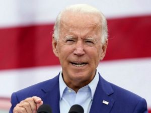 Байдена, заблудившегося на саммите G7 сняли на видео