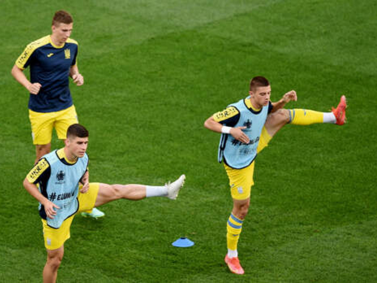Сборная Украины впервые вышла в плей-офф чемпионата Европы по футболу