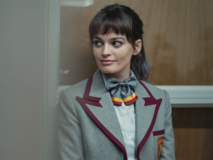 Макака-алкоголик проникла в винный магазин и напилась