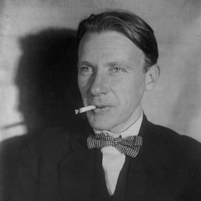 Пагубные и необычные привычки известных людей