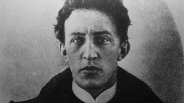 Пагубные и необычные привычки известных людей