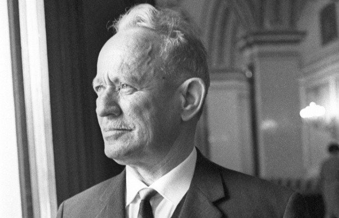 Пагубные и необычные привычки известных людей