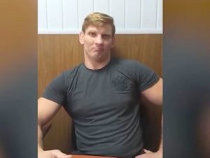 Белоруссия показала на видео выданного Россией Александра Кудина