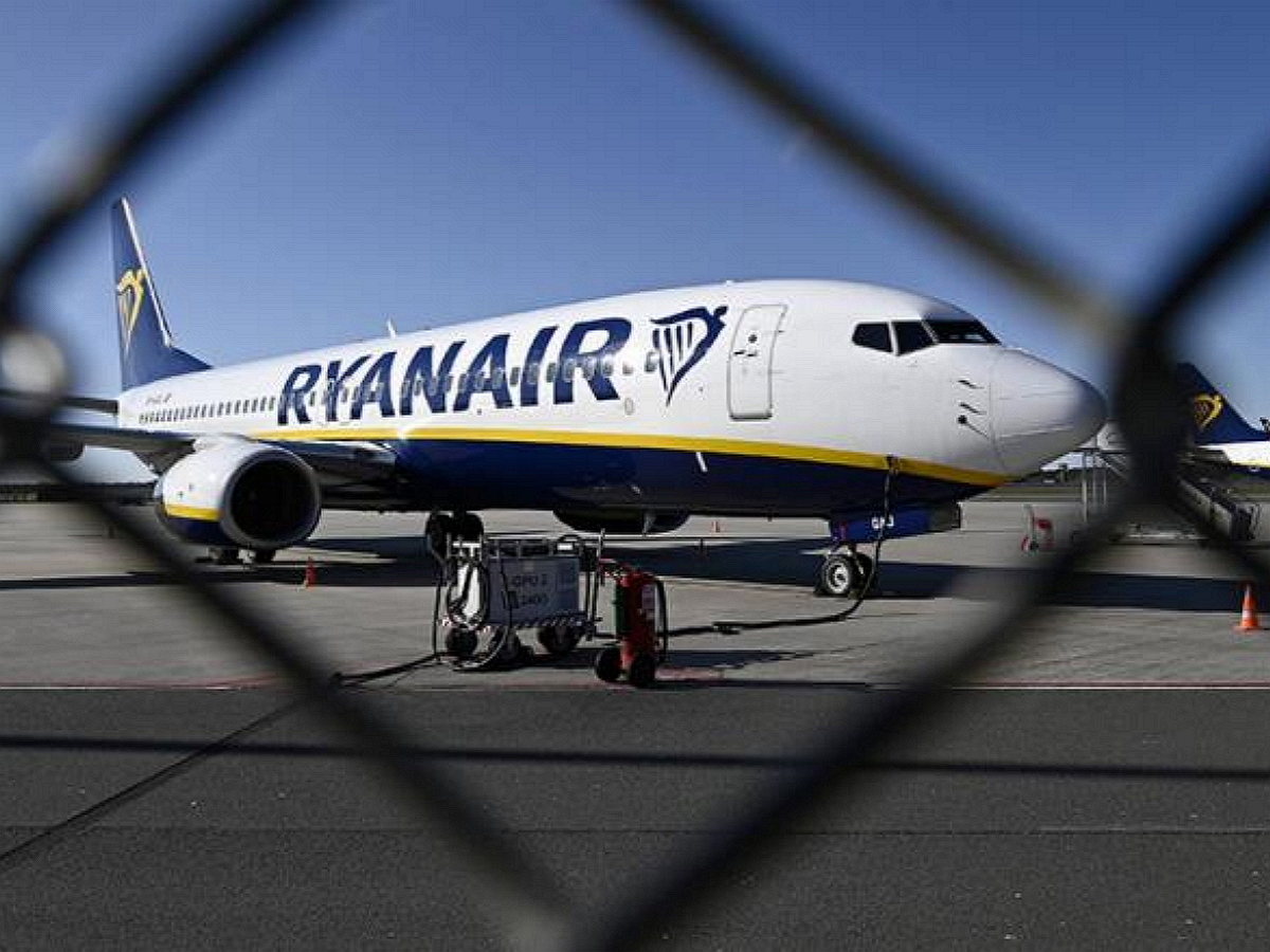 СМИ: авидиспетчер, посадивший самолет Ryanair с Протасевичем, сбежал из Белоруссии