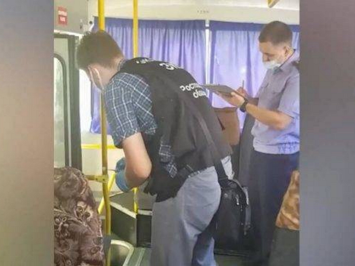 Под Ростовом мужчина напал с ножом на пассажиров автобуса: есть погибшие