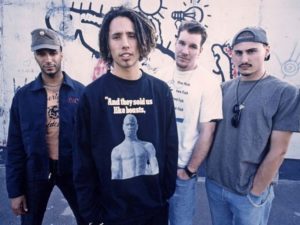 В Тайланде слоненок пишет картины