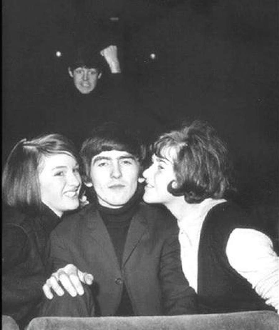 Настоящие фотобомбы с мировыми знаменитостями