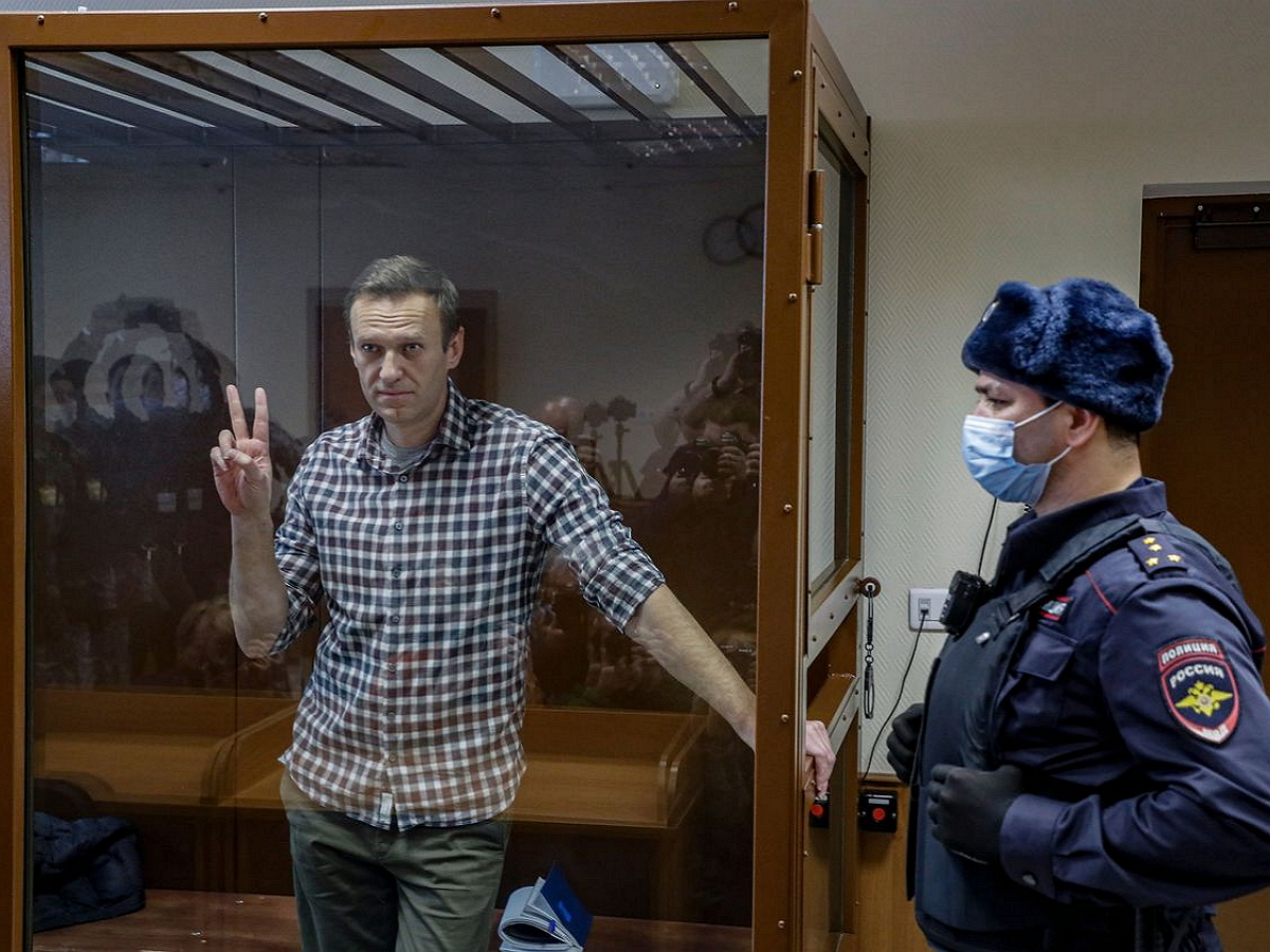 Навальный в первом интервью из колонии предложил способ борьбы с бедностью в РФ и описал свой тюремный быт