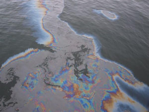 Разлив нефти