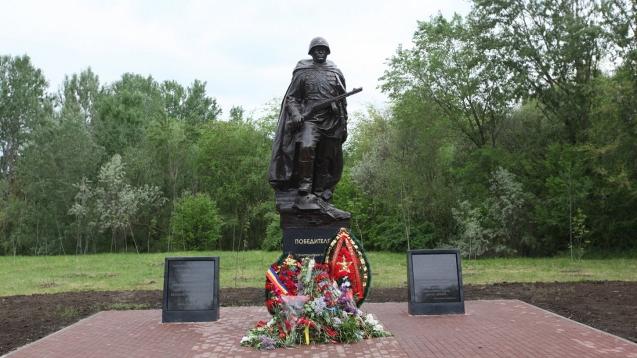 Самые известные памятники с ошибками