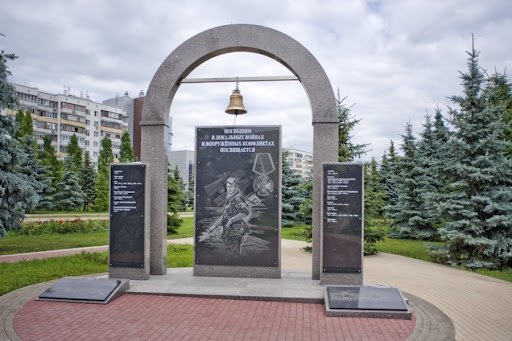 Самые известные памятники с ошибками