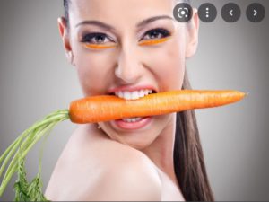 Сын министра Новой Зеландии в прямом эфире показал морковь необычной формы