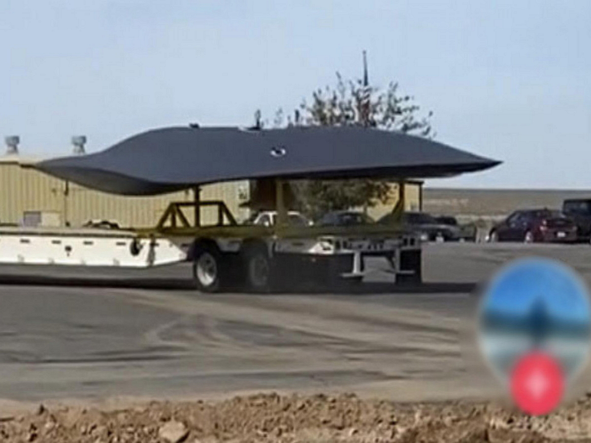 В США на видео попал загадочный самолет-невидимка неизвестной модели