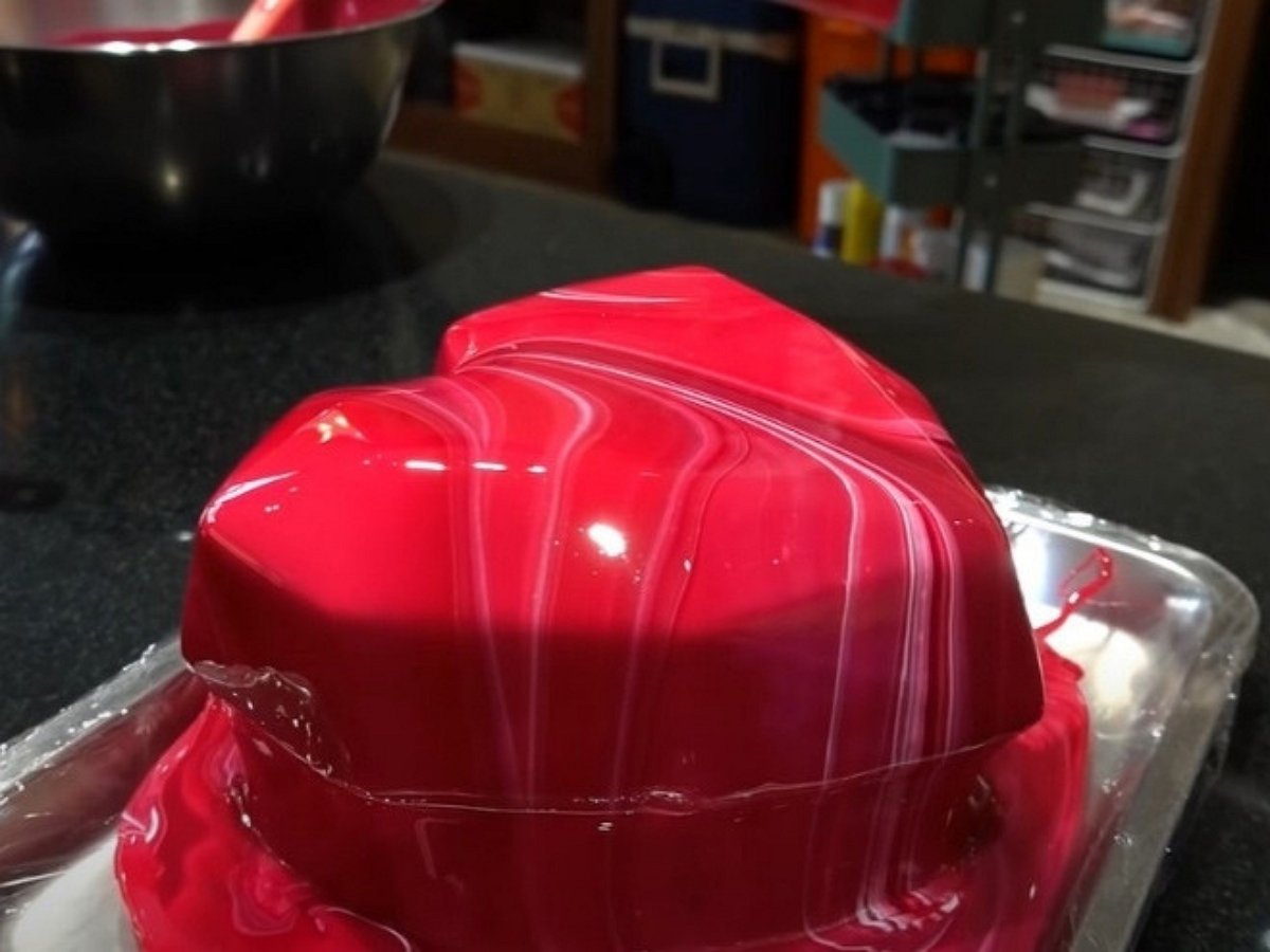 Тайваньские кондитеры показали сотворение кулинарного шедевра фантастической красоты