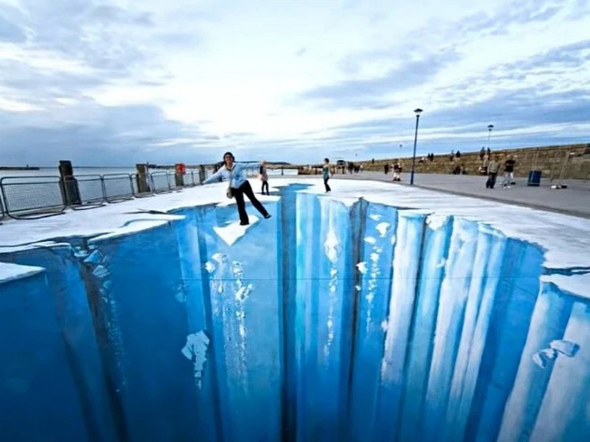 Иллюзия ледникового периода прямо на асфальте