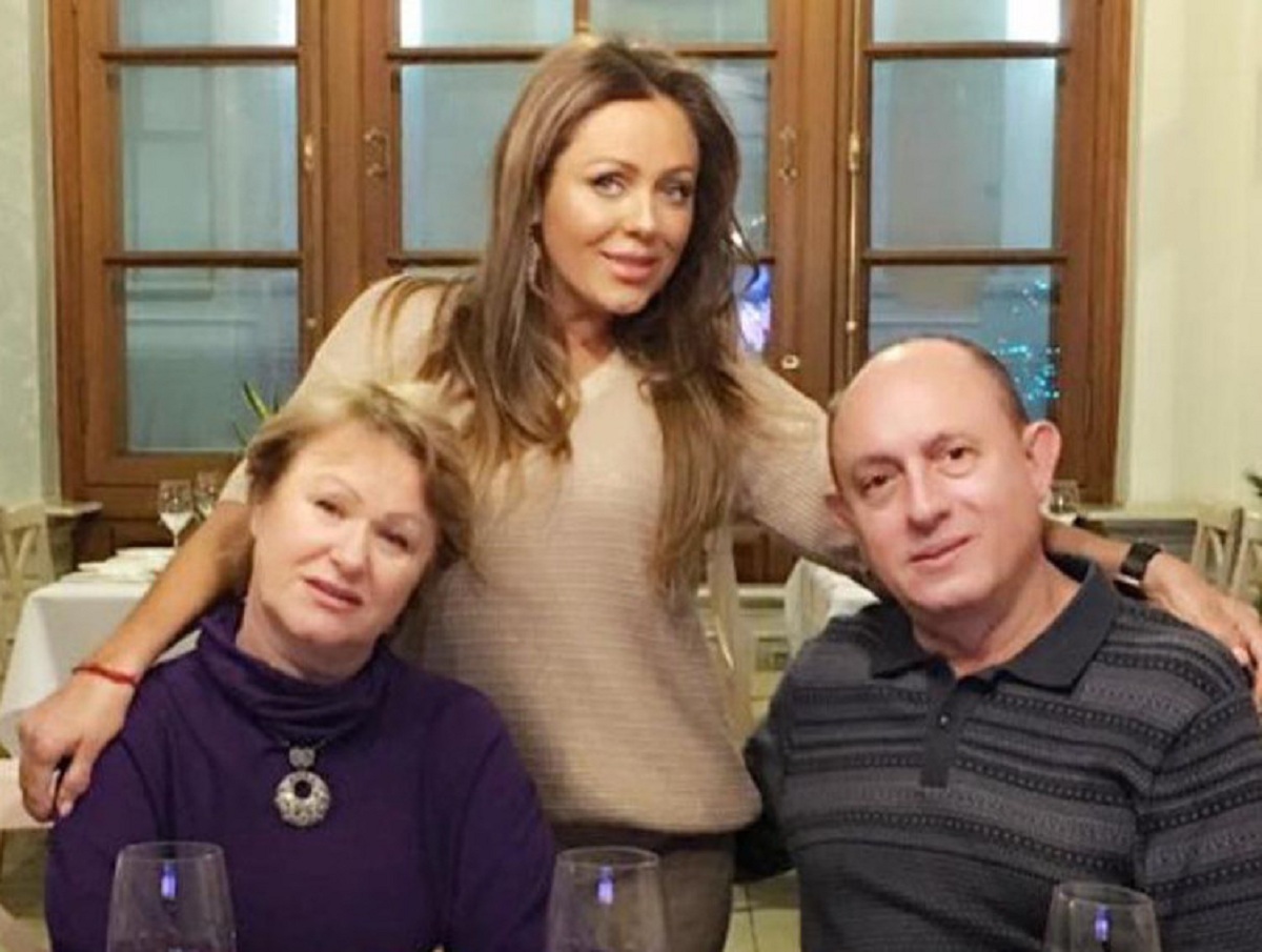 64-летней отец Юлии Началовой госпитализирован с коронавирусом