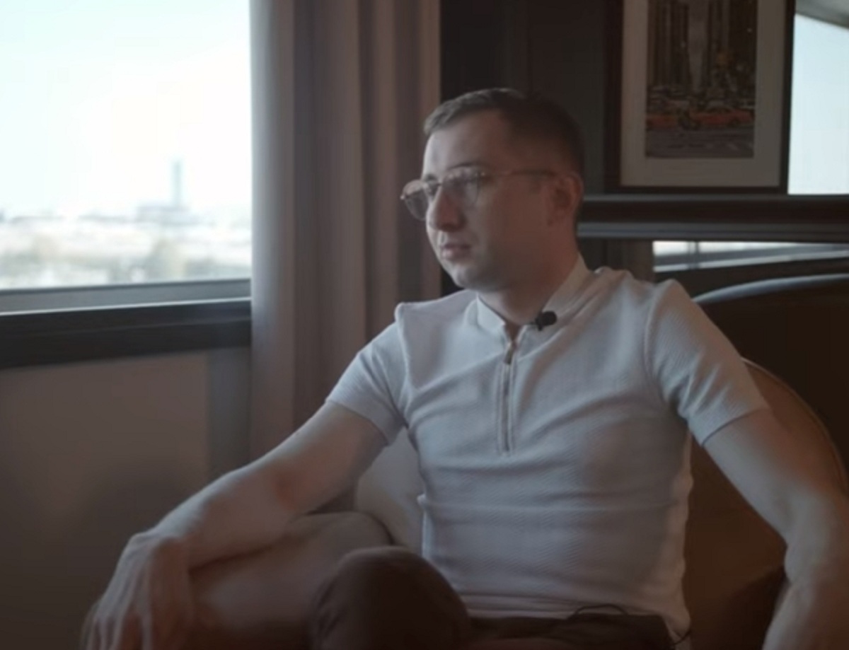 «Все знали об этом, но никто не видел»: первое интервью Сергея Савельева, выкравшего архив с пытками у ФСИН