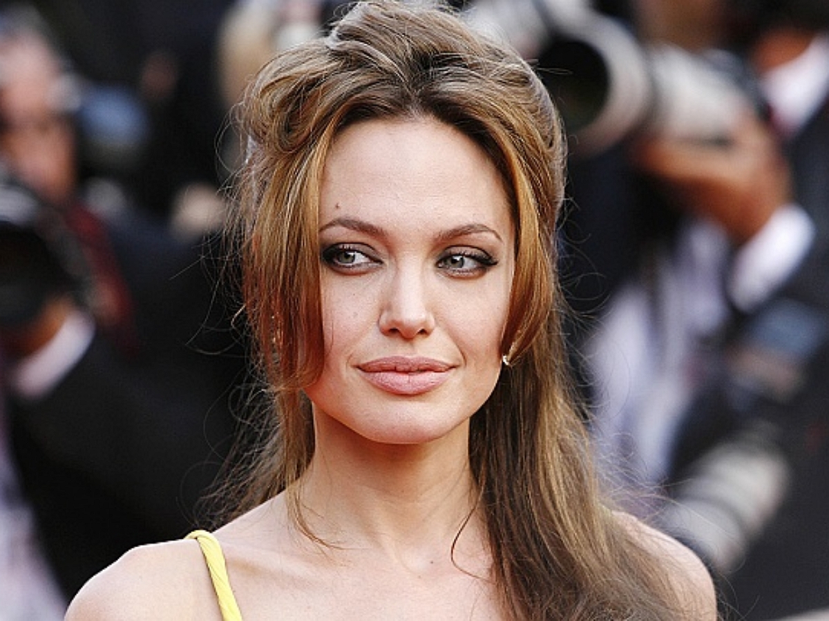 Анжелина Джоли напугала фанатов своим нездоровым видом