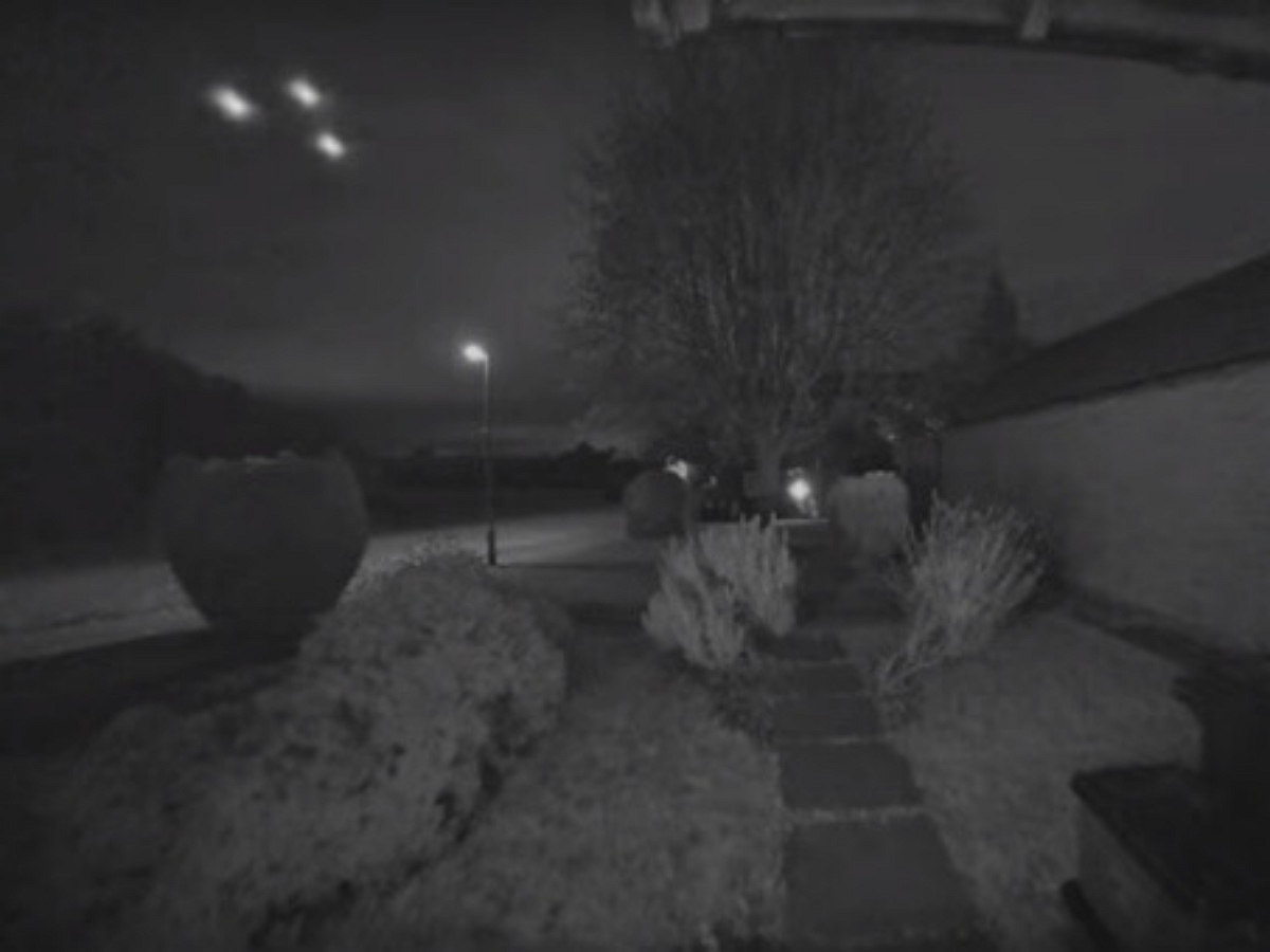 В Англии камера видеонаблюдения зафиксировала треугольный НЛО
