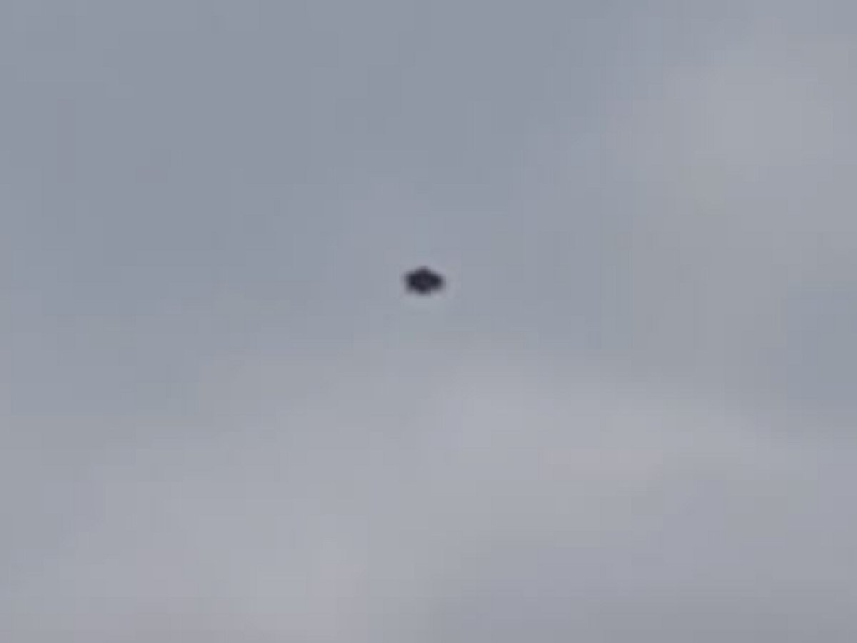 Бразильские парни преследовали ускользающий НЛО