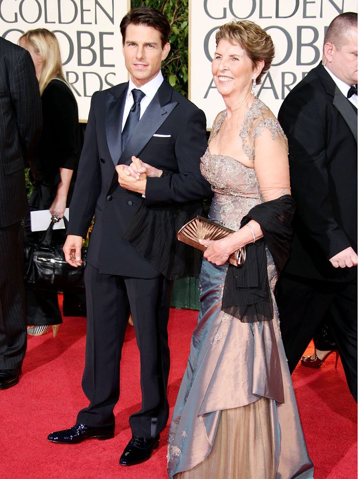 Знаменитости со своими мамами