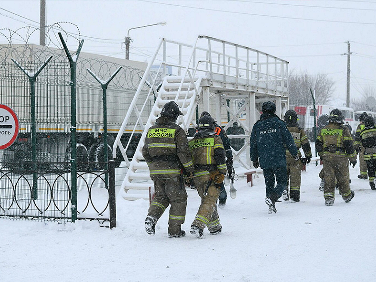 52 горняка стали жертвами взрывов в шахте в Кузбассе