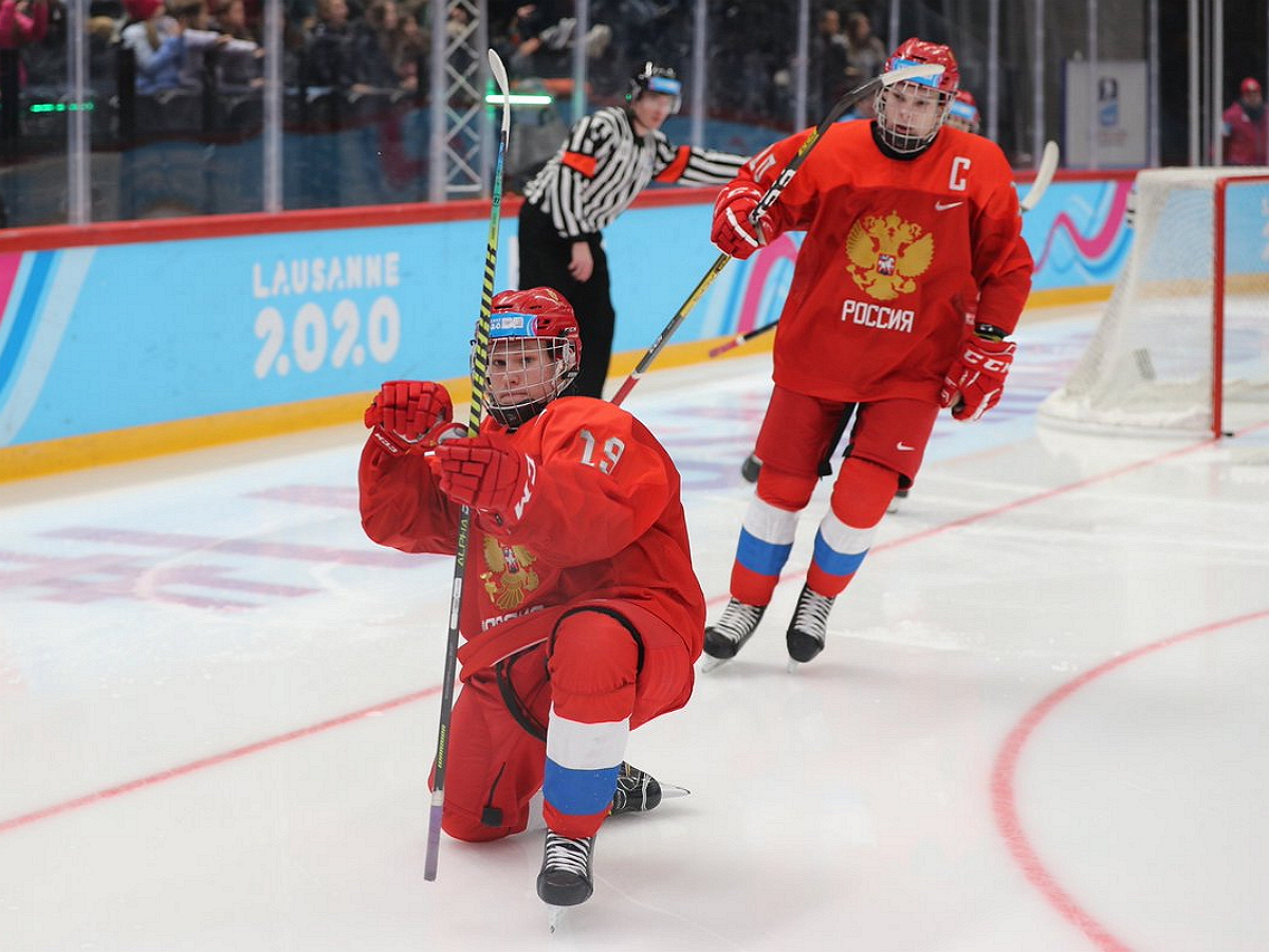 «Это чудо чудное!»: 16-летний хоккеист Мичков в дебютном матче за сборную РФ забил супергол, побив сразу два рекорда Овечкина