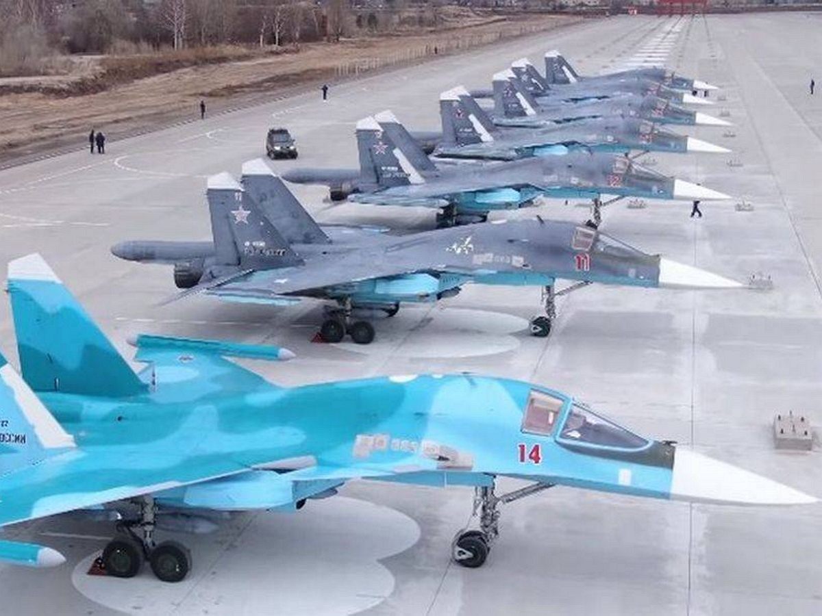 Россия перебросила к украинской границе 17 истребителей-бомбардировщиков ВКС Су-34