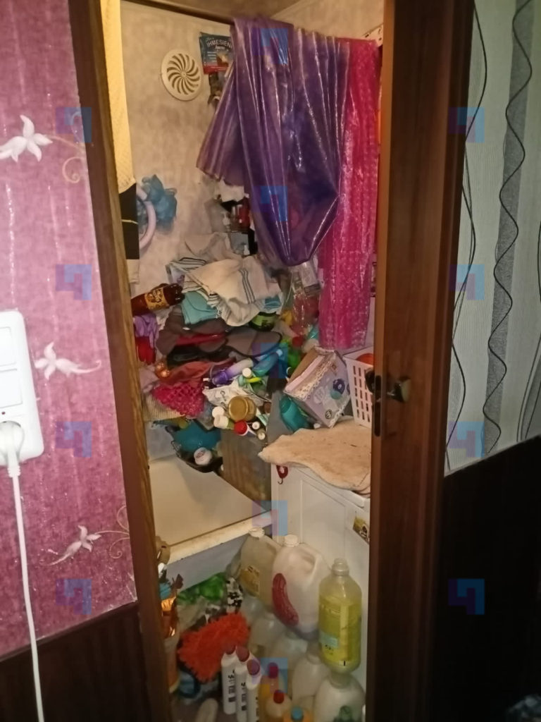 В Ленобласти 4-летняя девочка провела несколько дней рядом с телом матери (ФОТО, ВИДЕО)