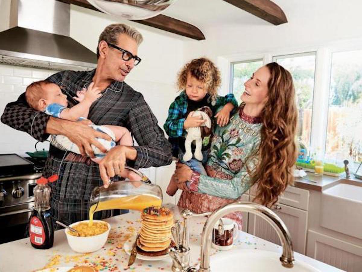 Знаменитости, которые решились на отцовство после 60 лет