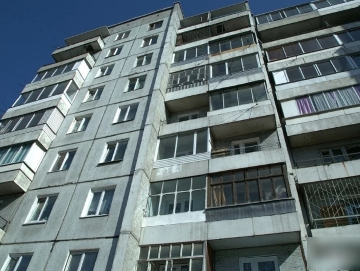 В Красноярске мать задушила 5-летнюю дочь и выпрыгнула из окна 10-го этажа
