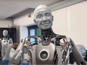 Робот-гуманоид с человеческой мимикой выглядит пугающе достоверно