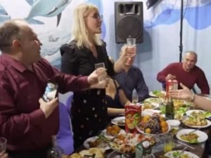 «Думали, что это розыгрыш?»: Собчак бесплатно провела корпоратив для рабочих завода