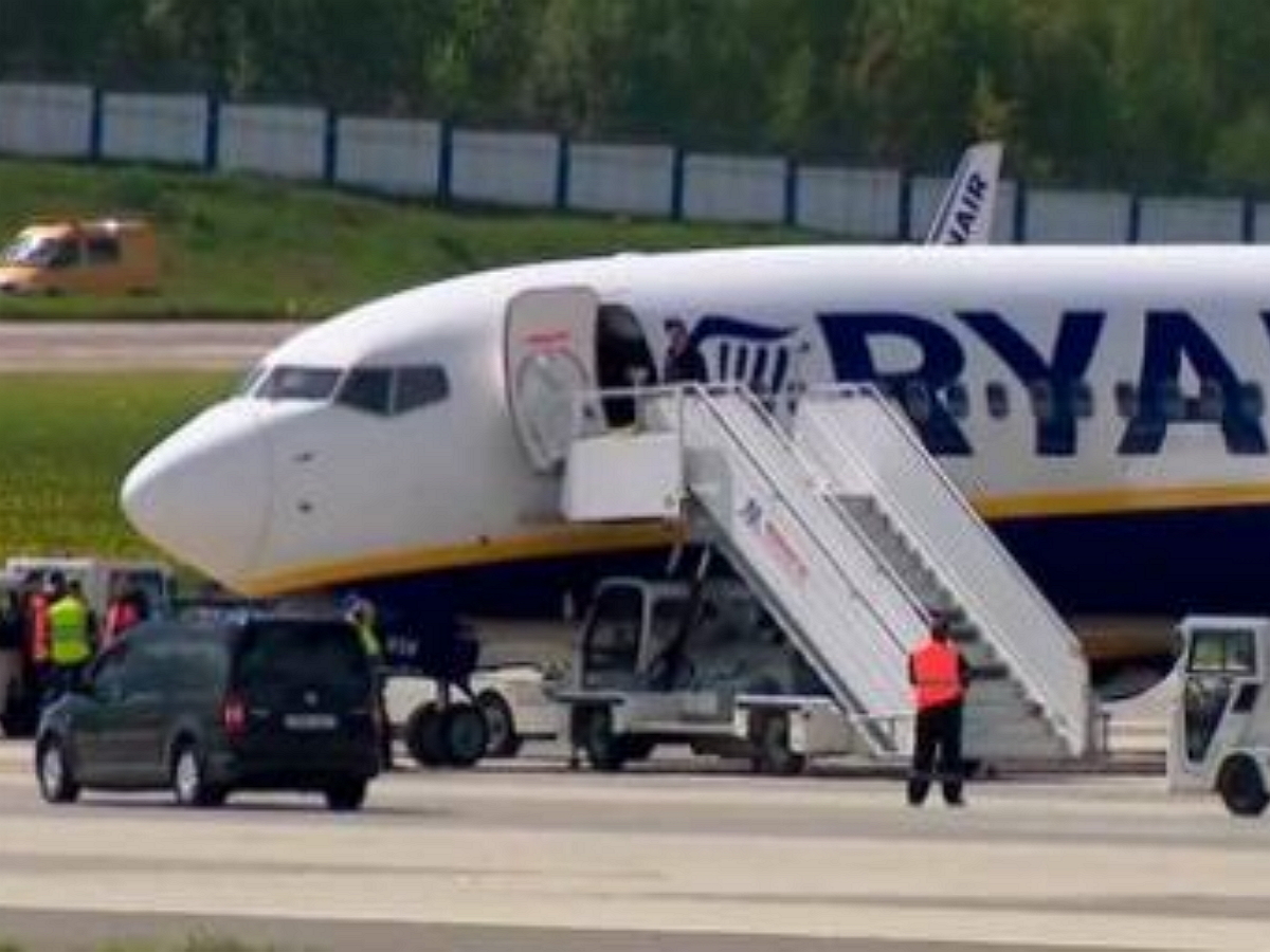 Польские спецслужбы опубликовали запись переговоров пилота Ryanair с диспетчером