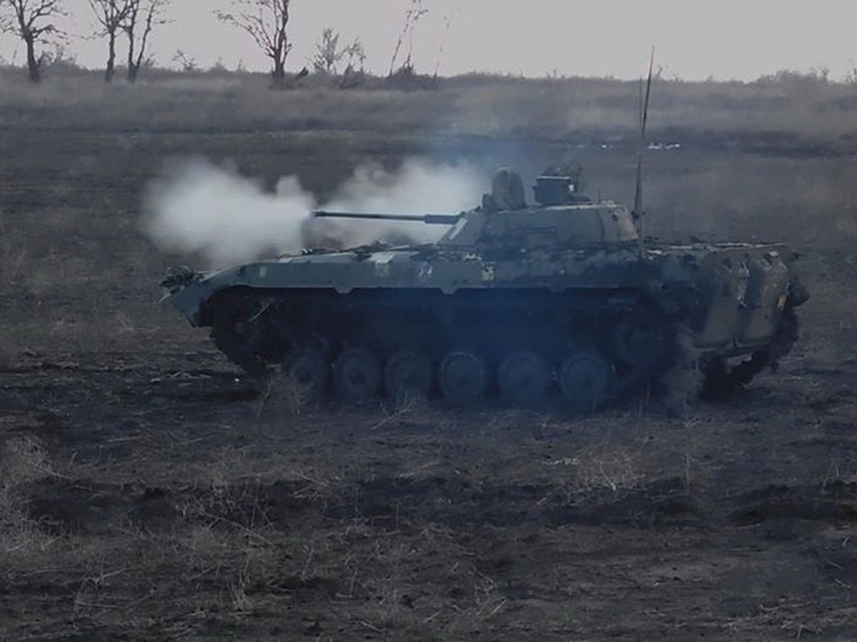 ВСУ по ошибке уничтожили в Донбассе собственную БМП-2