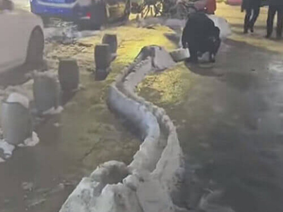 В Китае построили Великую китайскую стену из снега