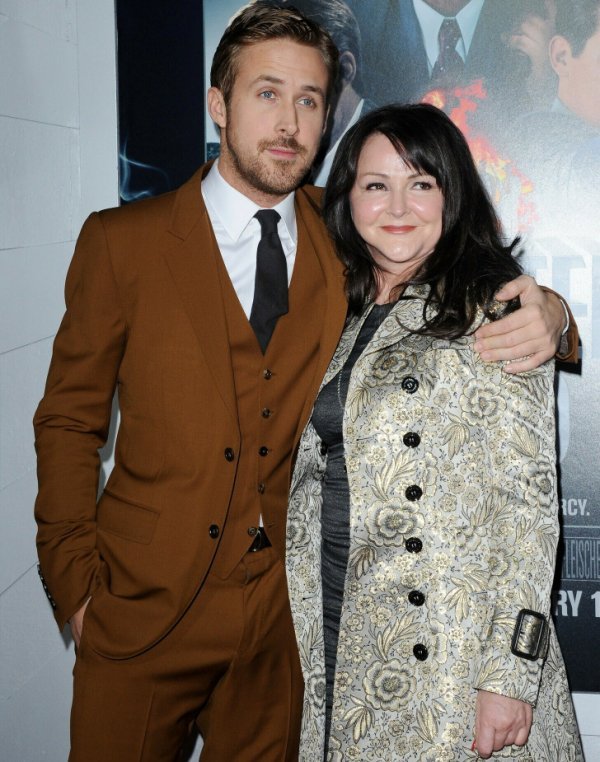 Знаменитости и их самые преданные поклонники — мамы