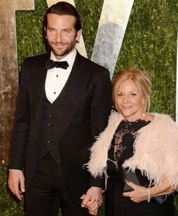 Знаменитости и их самые преданные поклонники — мамы