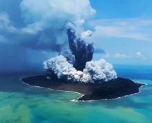 Самое мощное извержение вулкана за последние 30 лет произошло в Тихом океане
