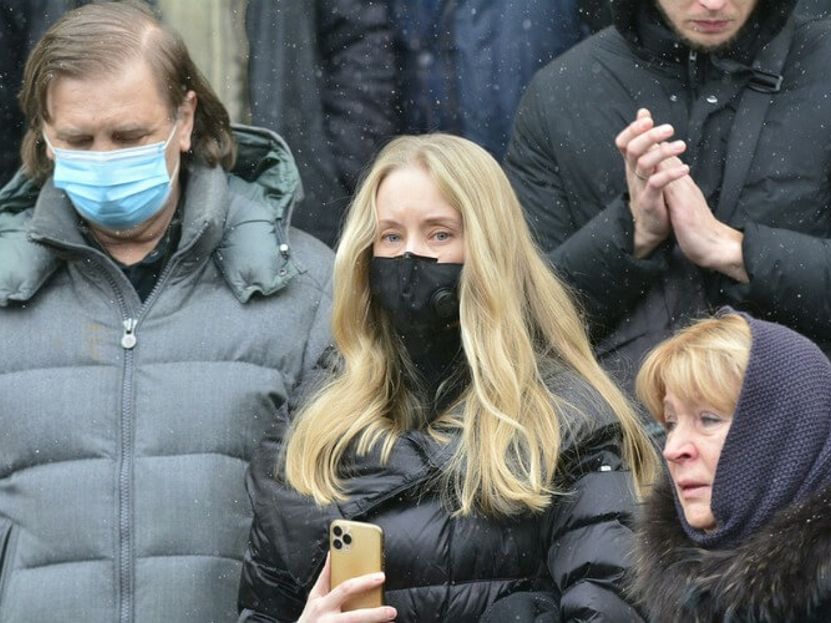 Близкие друзья Градского встали на защиту ограбленной вдовы, высказав свою версию нападения на Коташенко