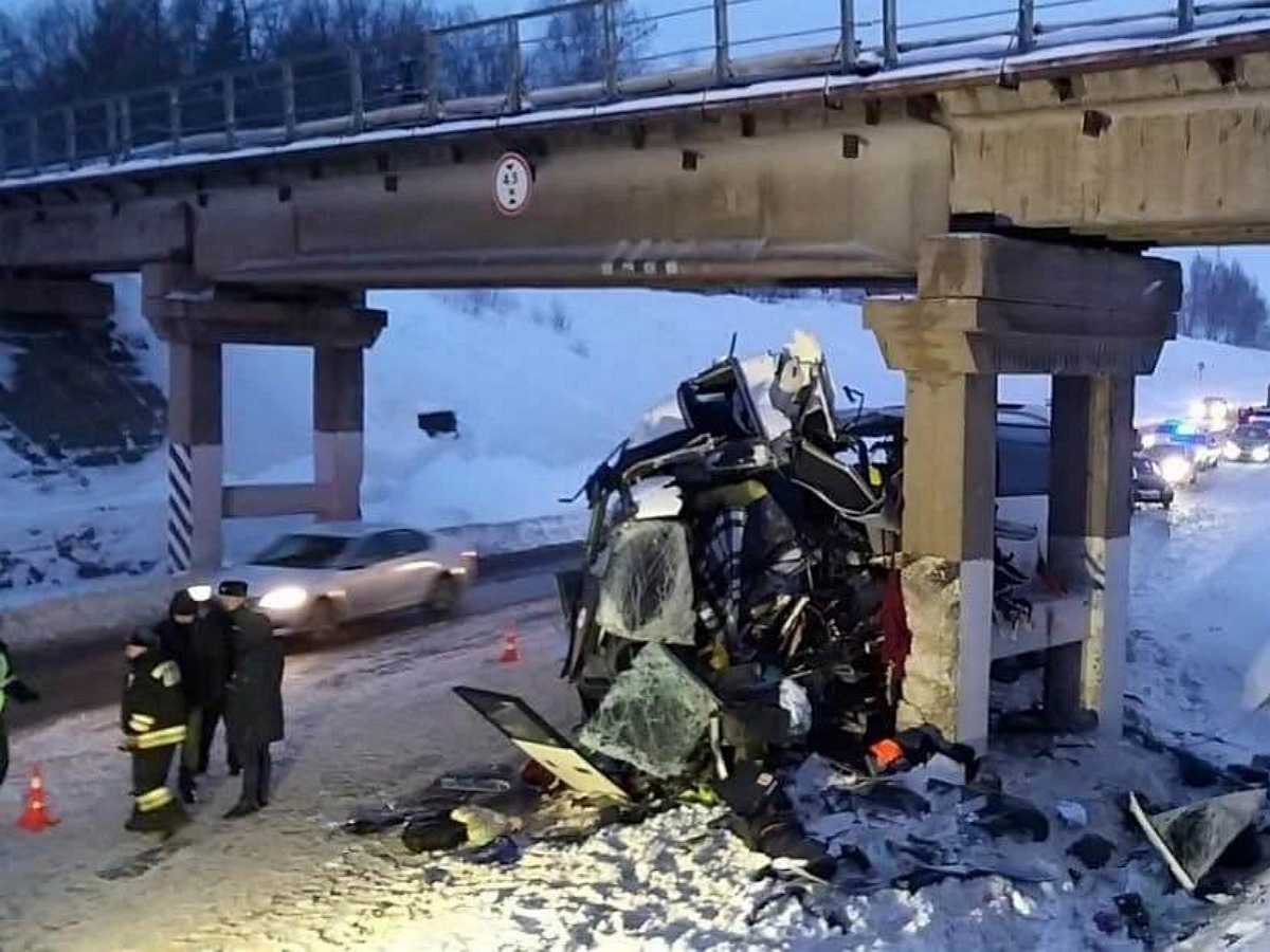 В аварии с автобусом в Рязанской области погибли пять человек, 21 пострадал