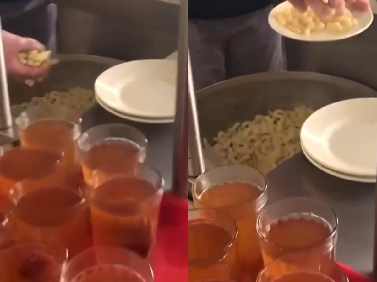 Школьного повара, который накладывает еду руками, засняли на видео