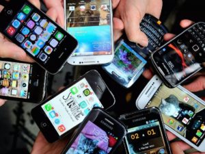 Сотовые операторы в России поднимают цены на мобильную связь