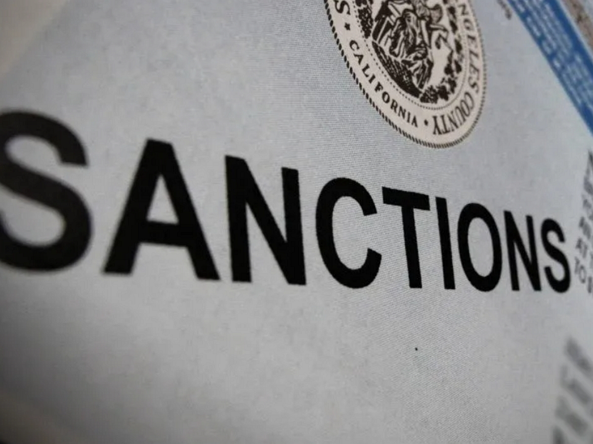 США подготовили санкции против чиновников из окружения Путина и их семей
