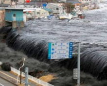 Японию и Калифорнию накрыло мощное цунами: опубликовано видео из космоса