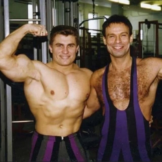 Архивные фото из 90-х, которые очень точно передают атмосферу того времени