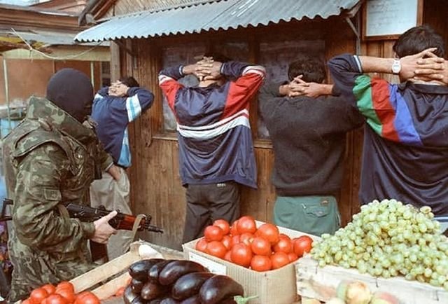 Архивные фото из 90-х, которые очень точно передают атмосферу того времени