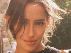 Новая девушка Тимати затмила всех конкуренток шикарной грудью